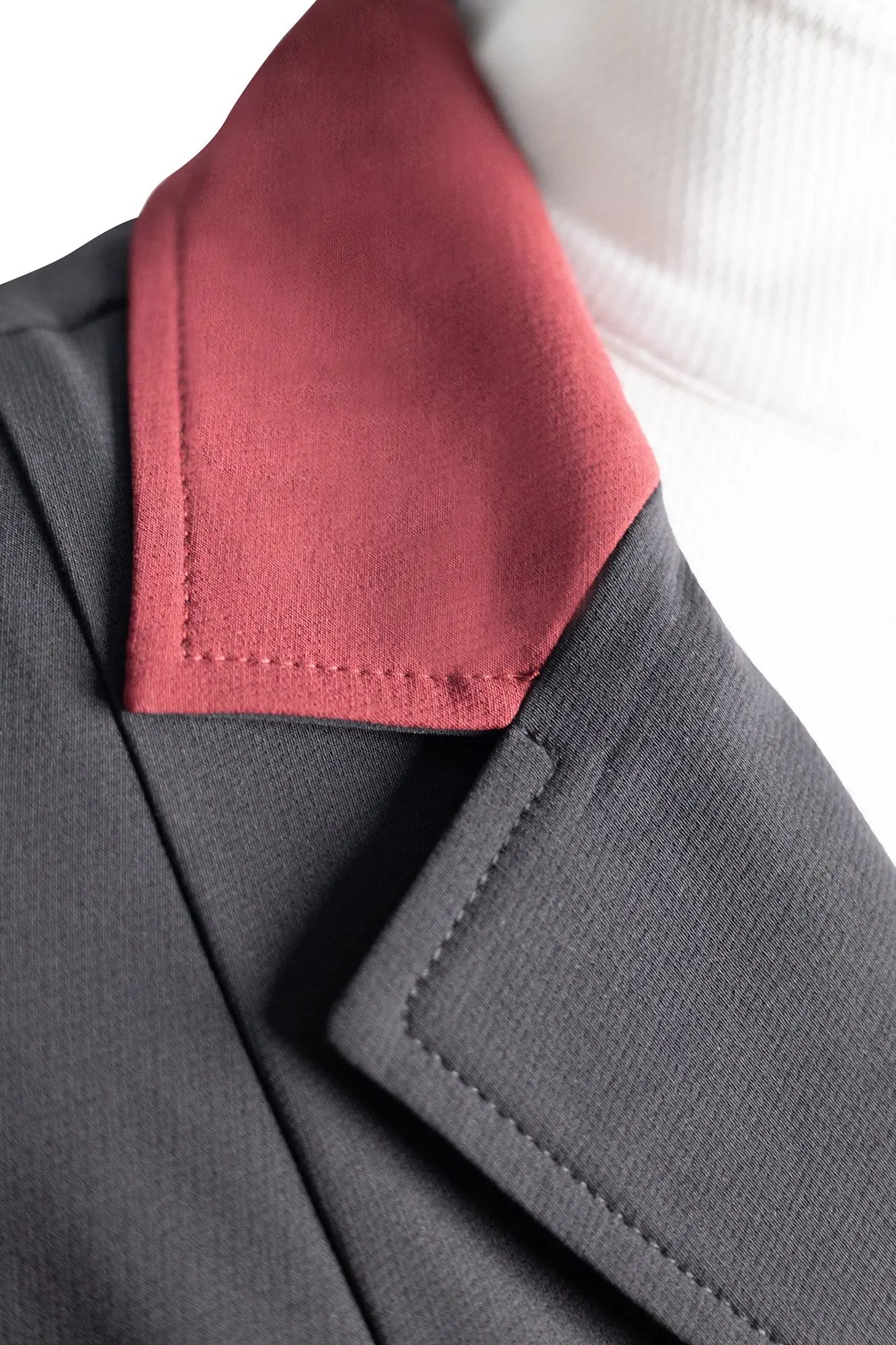 Grand Prix Ladies EQJ Classic 3 Button Show Jacket, Black with Burgundy Collar - Image 9