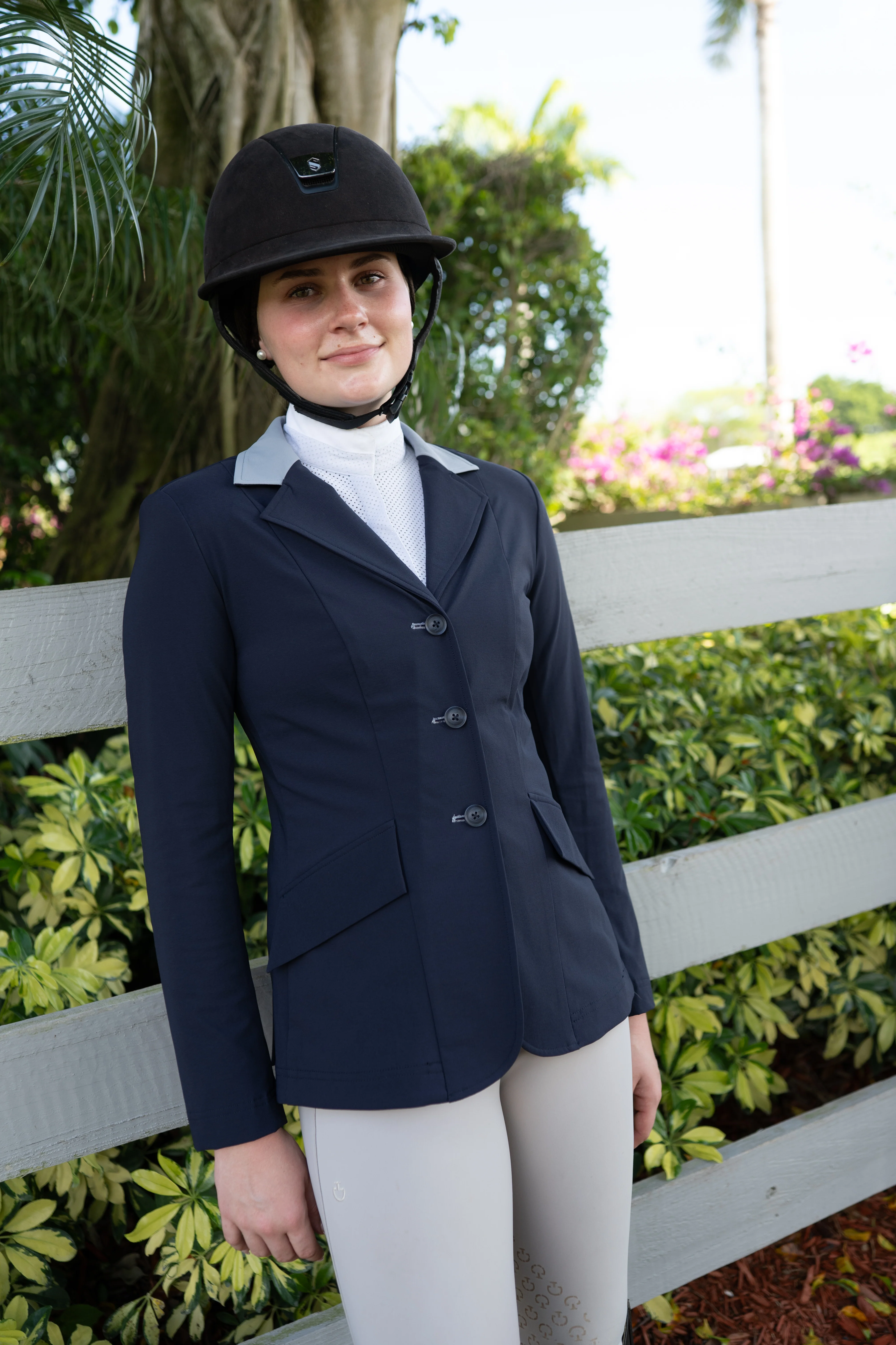 Grand Prix Ladies EQJ 3 Button Show Coat, Navy with Cadet Blue Collar - Image 3