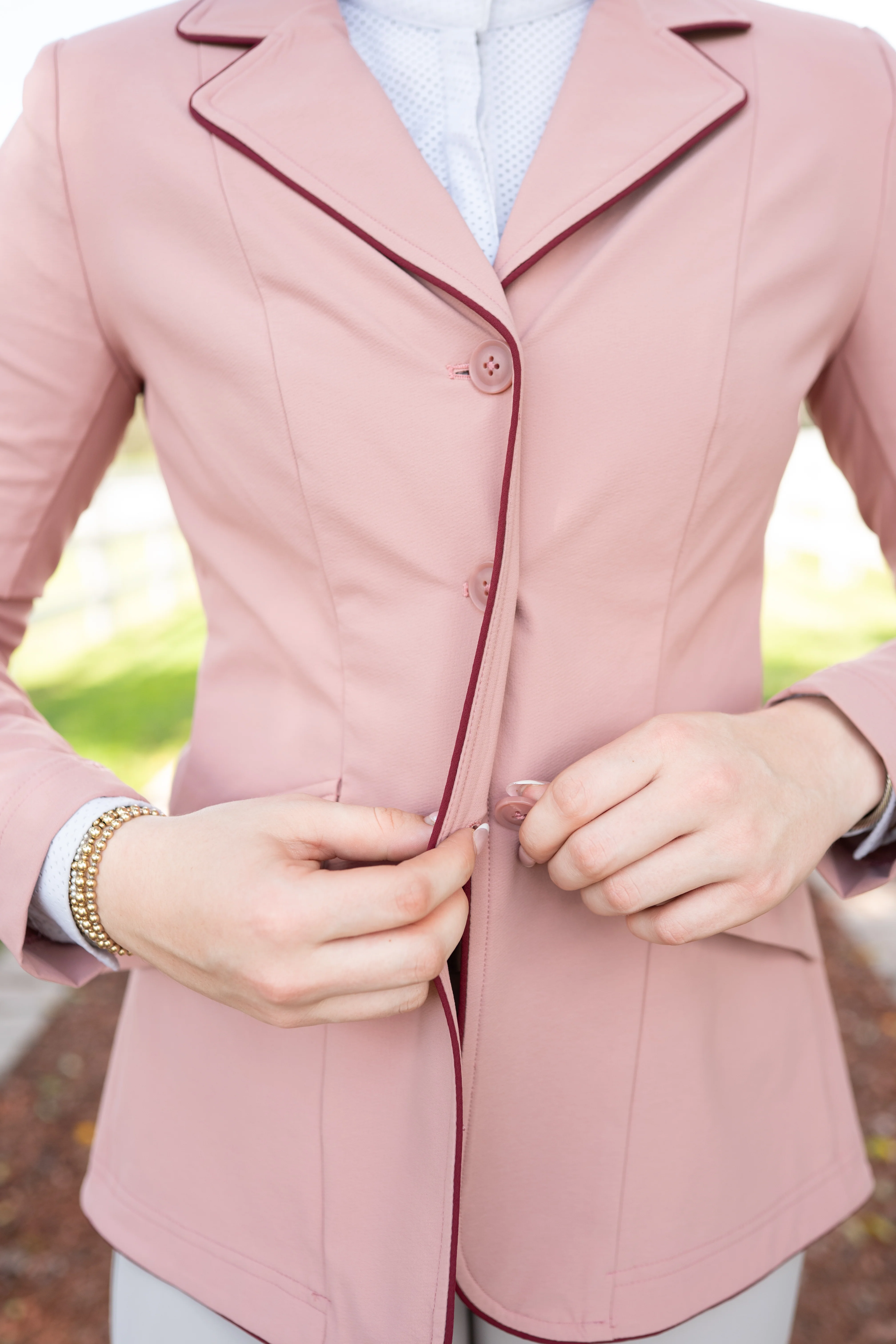 Grand Prix Ladies EQJ 3 Button Show Coat, Rose with Burgundy Piping - Image 3